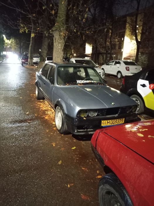 Срочно продаётся своя БМВ е30 седан