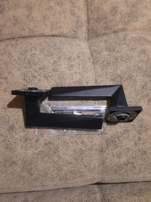 Фурнитура 2 комплекта продам