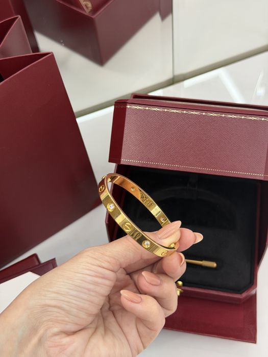 Продам браслет Cartier love