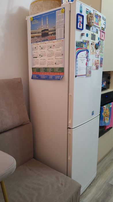 Продам отличный холодильник срочно