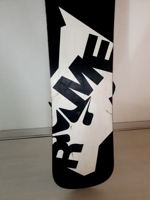 Snowboard Rome Artifact L159cm + legaturi