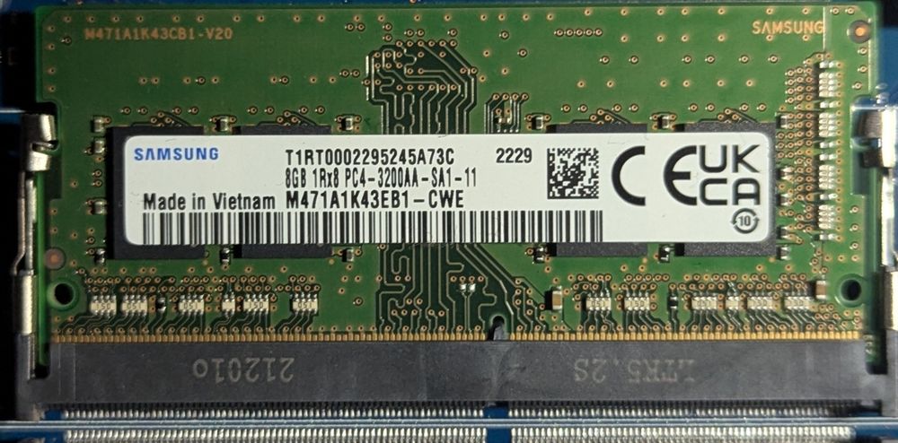 Samsung 8GB DDR4 RAM pentru Laptop Model: M471A1K43EB1-CWE