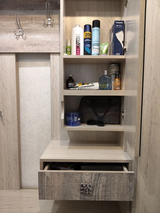 Продам шкаф в прихожую