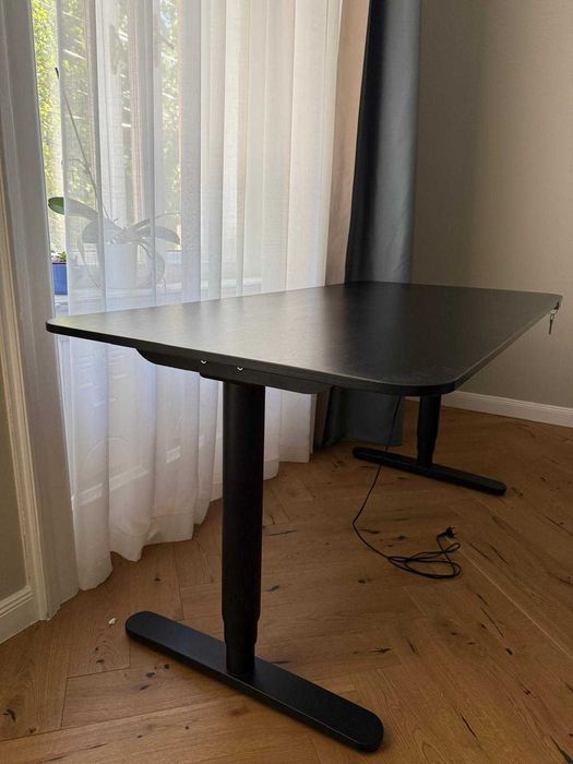Birou IKEA BEKANT reglabil pe înălțime, 160x80 cm, Negru – Stare foarte bună