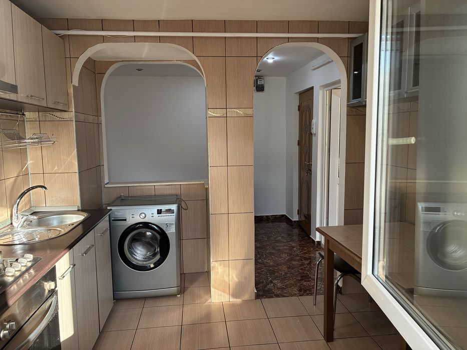 Apartament decomandat 2 camere etajul 3
