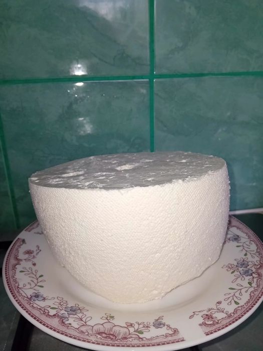 Vând brânză de vacă