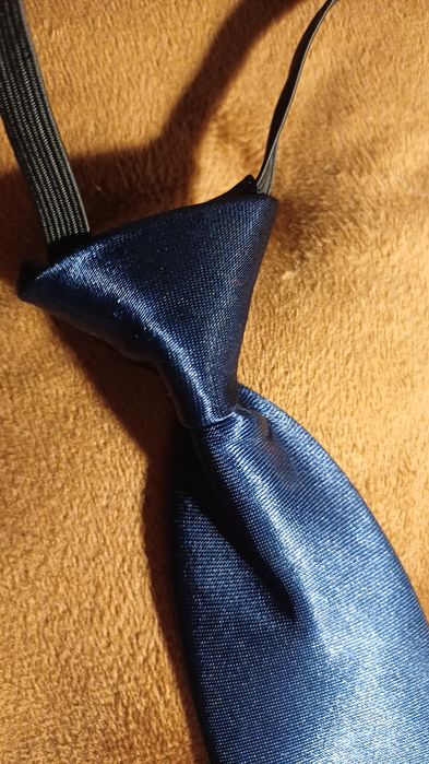 школьный галстук