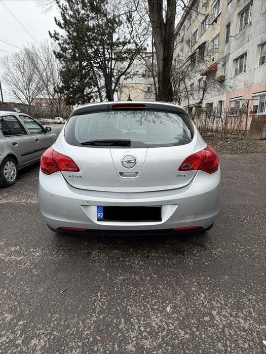 Opel Astra J 1.7 CDTI 110 CP | 2011 | Pilot automat| 6 trepte | senzori parcare