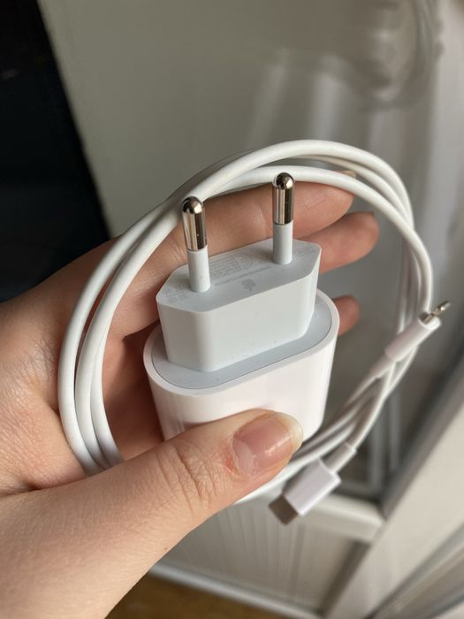 Зарядка на Айфон оригинал