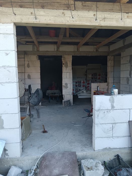 Vând proprietate în Cazasu, aproape de Brăila, compusă din casă nouă și teren de 304 mp, într-o zonă în plină dezvoltare