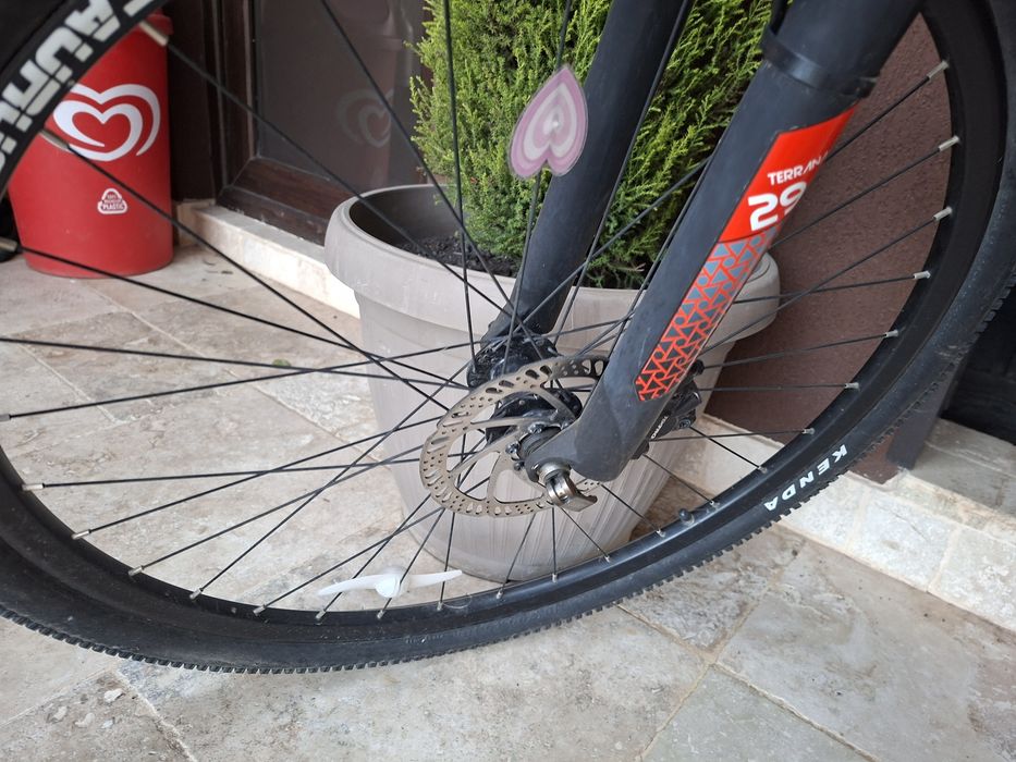 Vând bicicleta impecabila