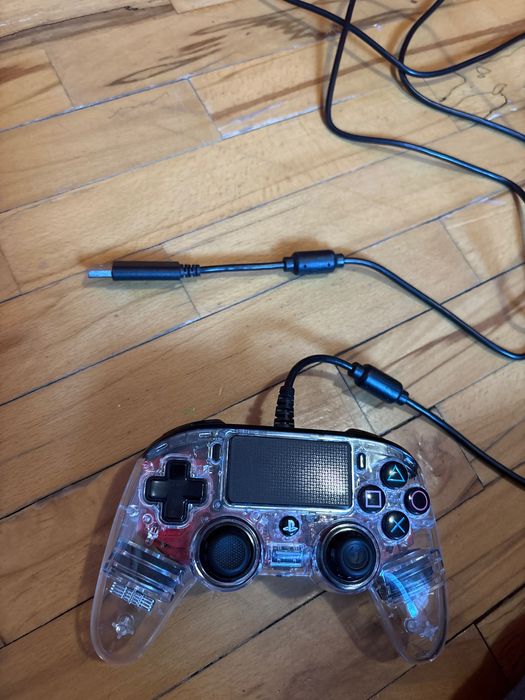 Play station 4 original в комплект с джоистик