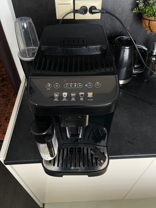 Кафемашина Delonghi Magnifica Evo