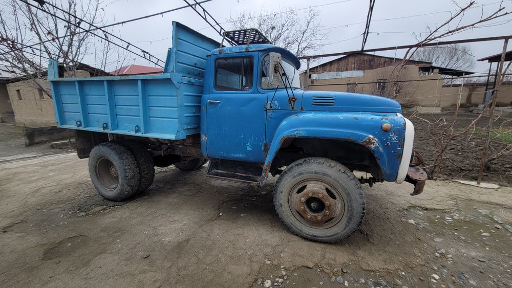 Zil 130 samosval