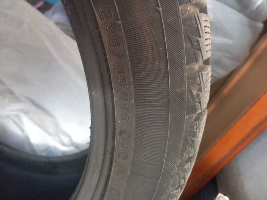 Продам зимние шины