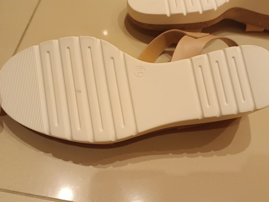 Сандали дамски  39 номер НОВИ