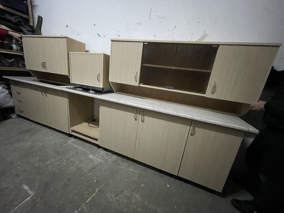 Vand mobila de bucatarie