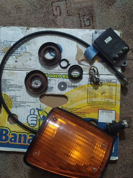 ключи гаечные и запчасти на автомобиль Волга