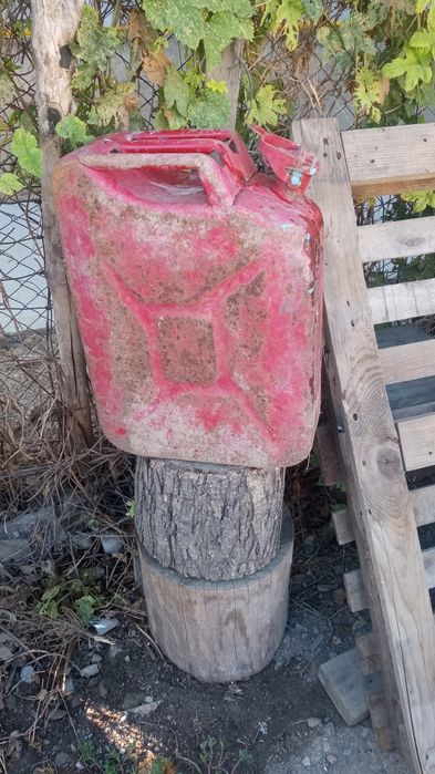 Продам конистру железны