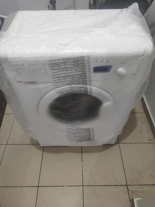 Стиральная машина Indesit Wise10