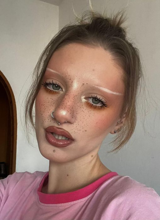 Manichiură/Pedichiură/Make-up