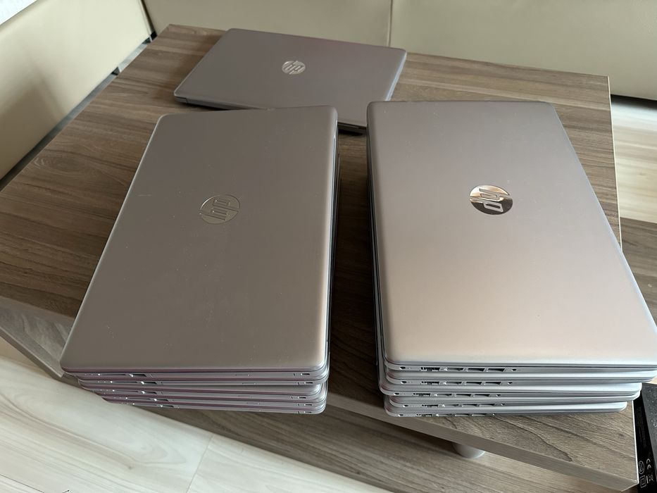 Лаптоп HP 250 G7.     I7 / 8 GB Ram / 512 GB SSD