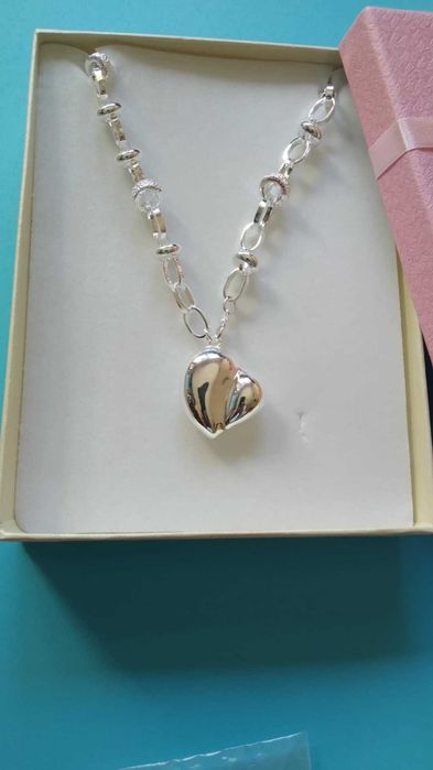 Нов, дамски, плътен сребърен ланец в кутия