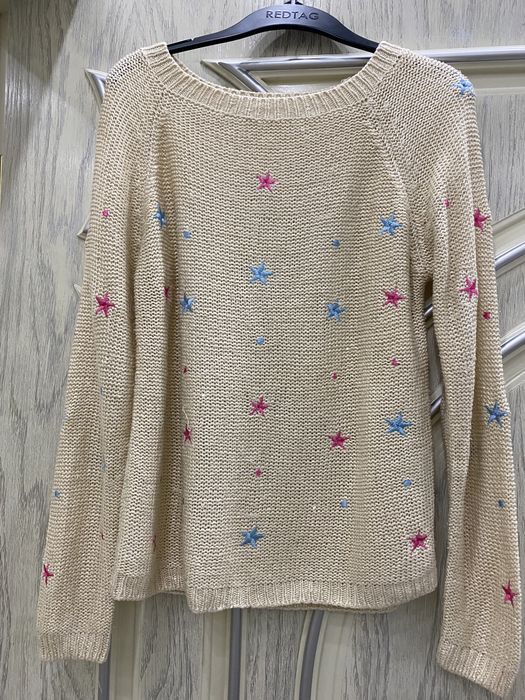 Ayollar koftasi sotiladi