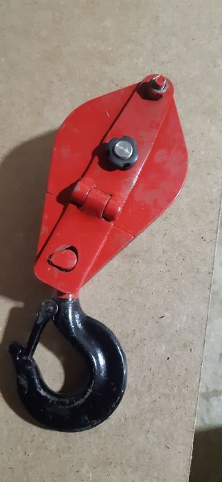 Крючок сотилади урганчда