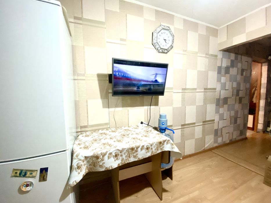 Сдаётся 2 ком кв  в центре города на рынке