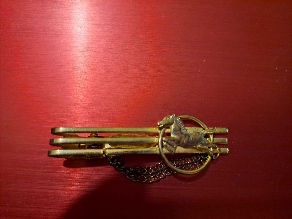 Стара ретро игла за вратовръзка