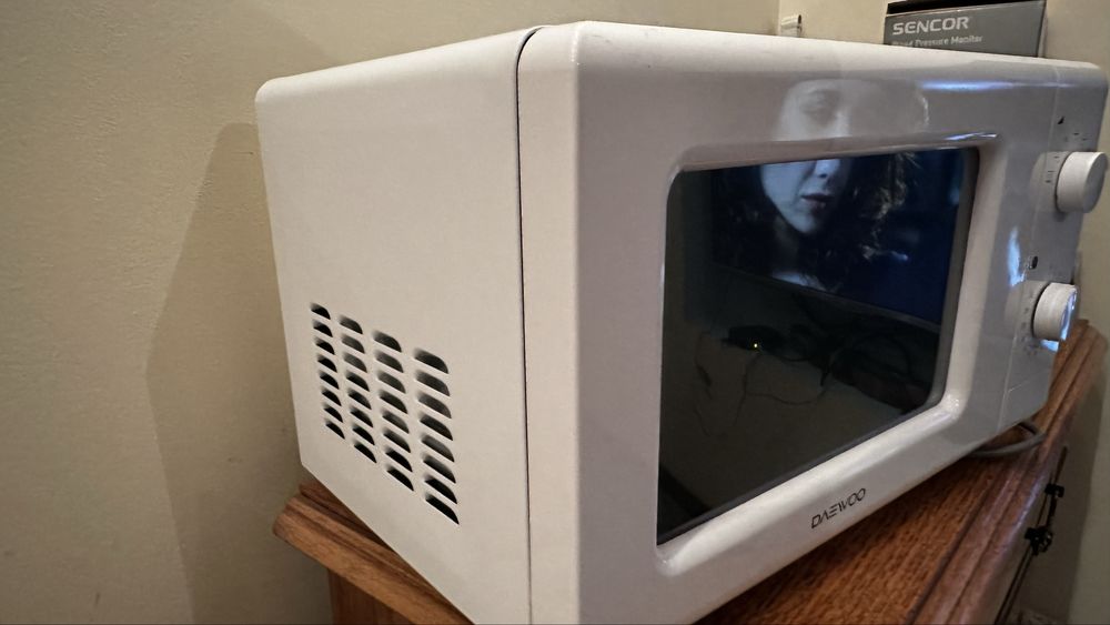 Микровълнова фурна Daewoo KOR-6617W, Мощност 700 W, Обем 20, Бял