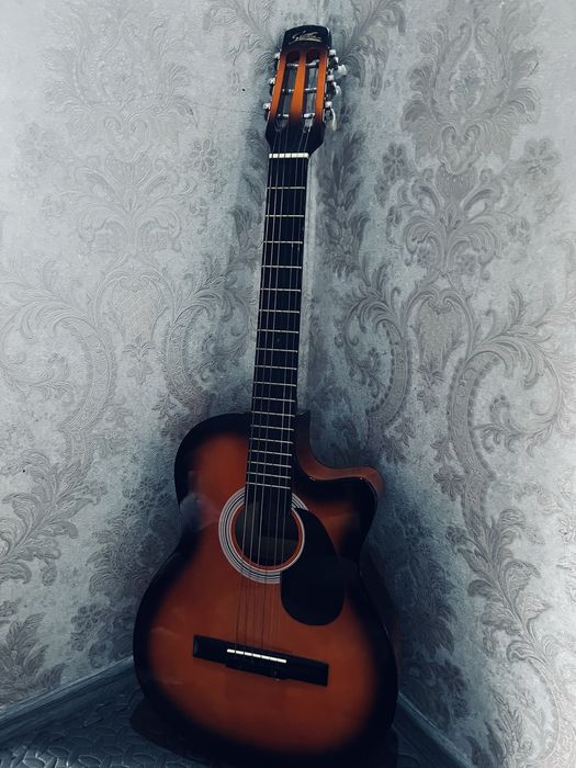 Гитара акустическая
