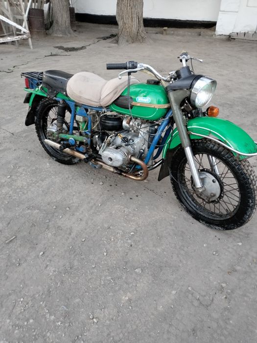 Урал мотоцикл на ходу