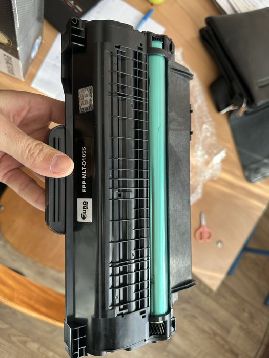 Продам картридж на принтер