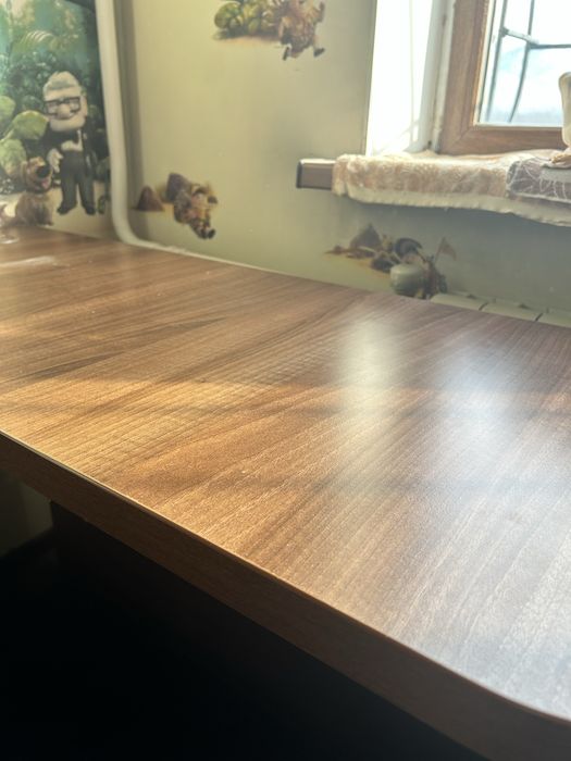 Письменный стол.