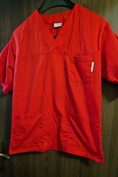 Vând costum medical Natural Design