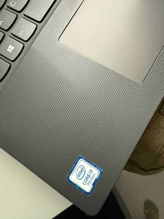 Laptop Lenovo V130-15IKB | Stare bună | Ideal birou / școală