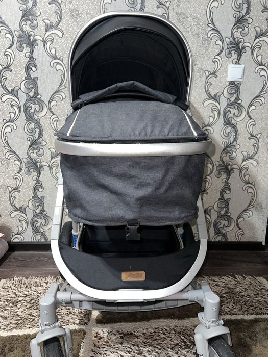 Коляска в идеальном состоянии