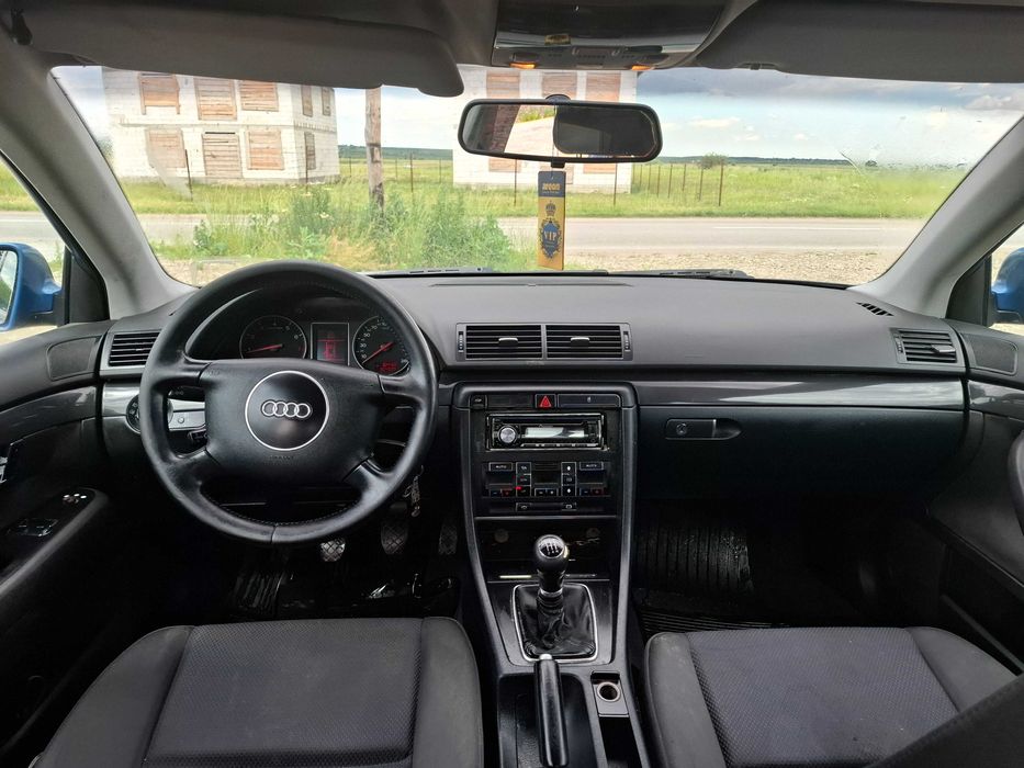 Audi A4 2002 1.6 benzină