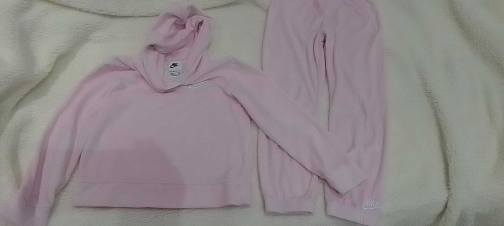 Комплект за момиче 6 г. -10 лв.