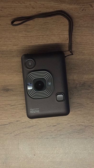 Продам instax mini liplay