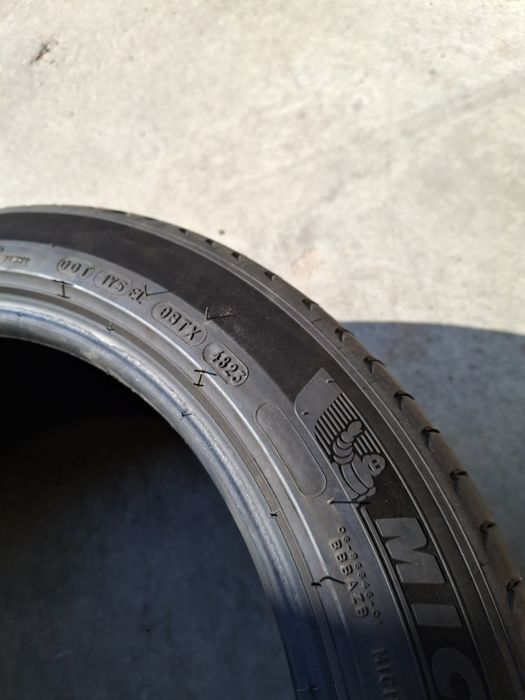 2 Anvelope de vara  235 45 18 Michelin