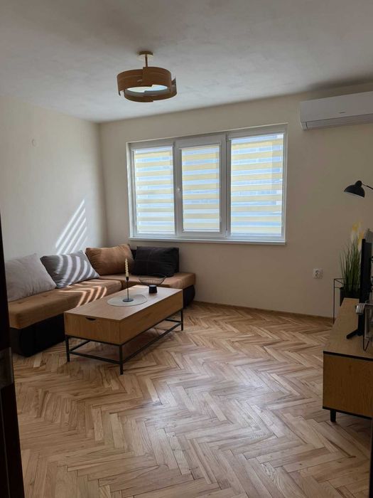 2-стаен апартамент, Широк център