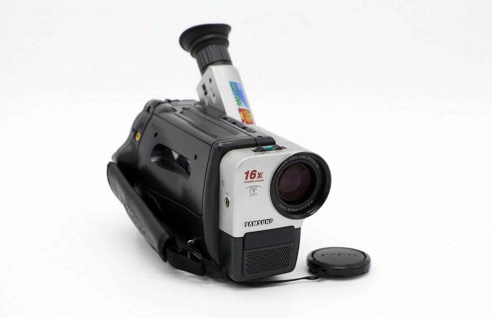 Продам видеокамеру Samsung VP-A30