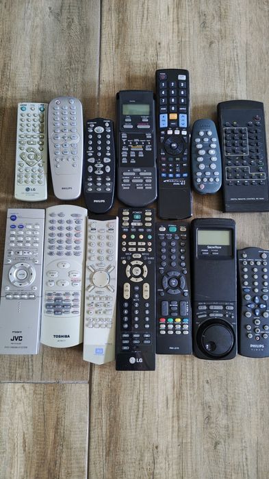 Telecomanda Tv, VHS, Dvd in stare perfecta