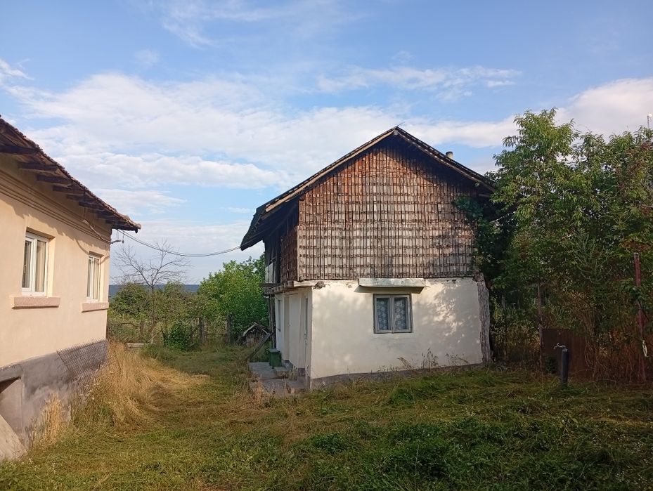 Casă    de vînzare