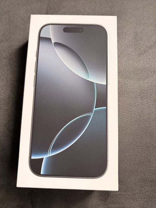 Cutie si cablu incarcare iPhone 16 Pro