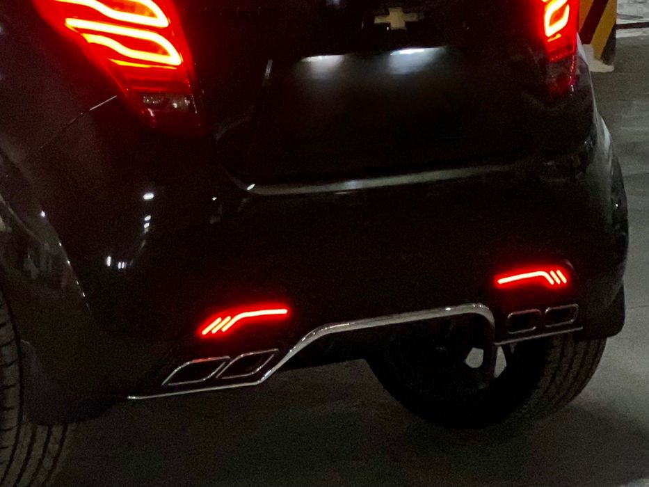 Spark orqa yubka sotiladi