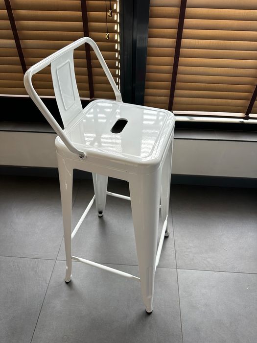 Бял Метален Бар Стол с облегалка